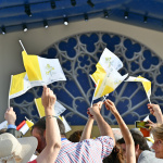 En images : la messe géante sur les Champs-Elysées du Pape Léon XIV