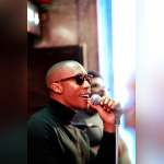 Raphaël Saadiq en showcase au Virgin Mégastore