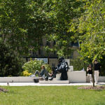 Le saviez-vous ? À Versailles, vous pouvez vous assoir sur les genoux de Molière