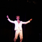 Allié.e.s et plus si affinités : le seul en scène de Valentin Lacouture au théâtre Le Bout