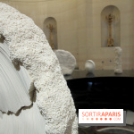 Un monde de plis à la chapelle Expiatoire