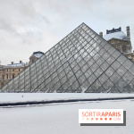 La Neige à Paris - Musée du Louvre pyramide