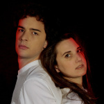 Aller au théâtre et sauver un gymnase : Maman c'est moi à l'UCJG