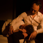 Smoke Rings : un spectacle immersif au Théâtre Michel