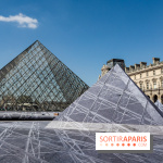 JR investit la place de la Pyramide du Louvre pour ses 30 ans