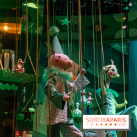 Vitrines de Noël du Printemps 2022, l’inauguration avec Naomie Campbell et Isabelle Huppert