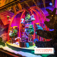 Les vitrines et sapin de Noël des Galeries Lafayette 2022