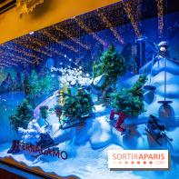 Les vitrines et sapin de Noël des Galeries Lafayette 2022