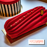 Bûches et thé de Noël Mariage Frère 2022 - bûche haute couture au thé de Noël - drapé rouge