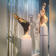 Des cheveux et des poils, l'exposition poilante du musée des Arts décoratifs - nos photos