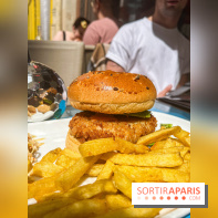 Tata Burger, le restaurant aux burgers en forme de zizi dans le Marais - DF40B6F8 8768 4936 90B2 75A7DAA74D1B
