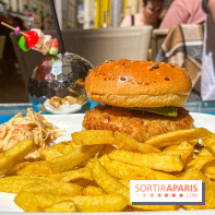 Tata Burger, le restaurant aux burgers en forme de zizi dans le Marais - B31C4B29 5B67 487D 8EF8 CDBFDB2B2F5B