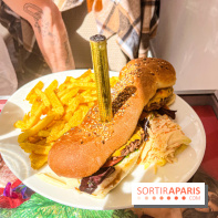 Tata Burger, le restaurant aux burgers en forme de zizi dans le Marais - 208CB314 9C81 42F9 AAA1 D33B42A82DEA