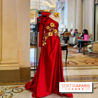 Exposition mode au Plaza Athénée pour la Fashion Week Haute Couture