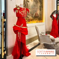 Exposition mode au Plaza Athénée pour la Fashion Week Haute Couture