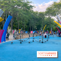 Le Jardin du Dragon, l'aire de jeux colorée au parc de la Villette