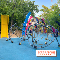 Le Jardin du Dragon, l'aire de jeux colorée au parc de la Villette