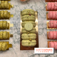 Ladurée - Bûches de Noël 2023 macarons
