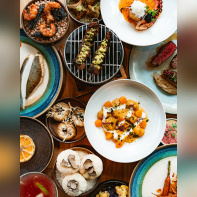 Le bar & restaurant Solis vous propose un voyage en Méditerranée à quelques pas de l’Arc de Triomphe