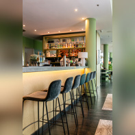 Le bar & restaurant Solis vous propose un voyage en Méditerranée à quelques pas de l’Arc de Triomphe