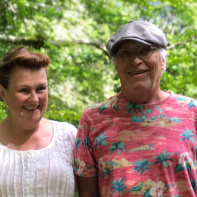 Une exposition gratuite ainsi qu'une vente d'œuvres d'art au profit de Curie - Photo avec ma femme