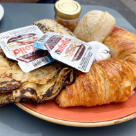 Le Paname Comedy Brunch