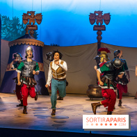 Parc Astérix : inauguration de la Tour Numérobis avec Jamel Debbouze  -  Comédie musicale : C'est du délire