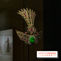Bijoux de scène de l'Opéra de Paris : l'exposition de parures merveilleuses au Palais Garnier