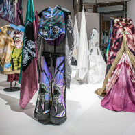 Raphaël Barontini : l'artiste au cœur d'une expo mode au Palais de Tokyo