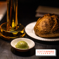 Monsieur Claude, le restaurant par Danny Khezzar à Rueil dans le 92 - pain et beure à l'ail des ours