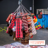 Exposition de vêtements-images de Chalisée Naamani au Palais de Tokyo