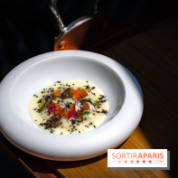 Restaurant Papylles à Bois-le-Roi - les photos - La pomme de terre nouvelles de Julien Favry Velouté Vichyssoise, œufs de truite fumée, olives noires