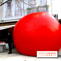 Le RedBall Project de Kurt Perschke débarque à Paris
