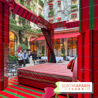 Plaza Athénée : une installation design XXL gratuite signée Uchronia exposée dans la cour du palace - IMG 1164 jpg 2