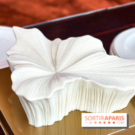 Bûche de Noël Fleur de Vanille du Shangri-La Paris 2025 par Timothy Lan, une création haute couture