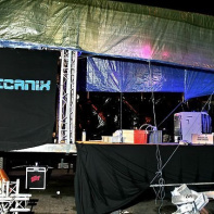 Montage des chars Techno Parade 2010