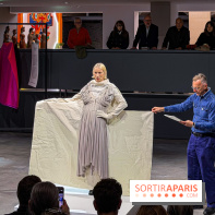 Le Musée Vivant de la Mode d'Olivier Saillard : exposition-performance à la Fondation Cartier