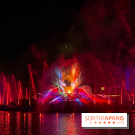 Disneyland Paris : Disney Cascade of Lights, le spectacle nocturne sur Adventure Bay