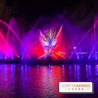 Disneyland Paris : Disney Cascade of Lights, le spectacle nocturne sur Adventure Bay