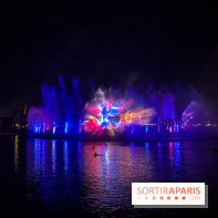 Disneyland Paris : Disney Cascade of Lights, le spectacle nocturne sur Adventure Bay