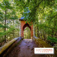 La réserve Naturelle des Etangs de Bonnelles, son pont kiosque, temple de l'amour et ses trésors