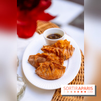 La terrasse jardin du Sax Hotel avec piscine - gyozas homard