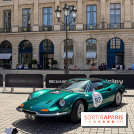 Le Rallye des Princesses expose ses voitures de collection sur la Place Vendôme - Facetune 24 05 2026 20 05 20