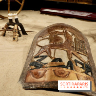 Bouclier royal décoré près du char - Toutankhamon : son tombeau et ses trésors