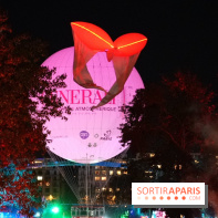 Parc de l'Étrange 2026 : Boule lumineuse rose suspendue dans la nuit