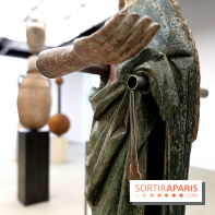 Théo Mercier et Thomas Houseago : nos photos de leur exposition commune à Paris