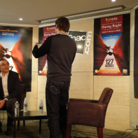 Danny Boyle acclamé par la salle, (agréablement) surpris