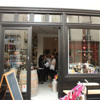 Epicerie Saint-Sabin, Devanture