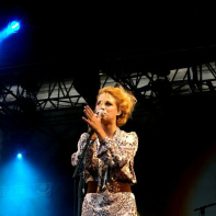 Selah Sue sur le Parvis de l'Hôtel de Ville - Festival Fnac Live
