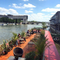 Le Playtime : la péniche terrasse piscine !
